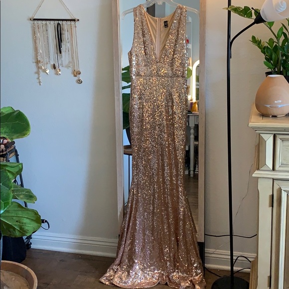 Dress - Picture 2 of 6